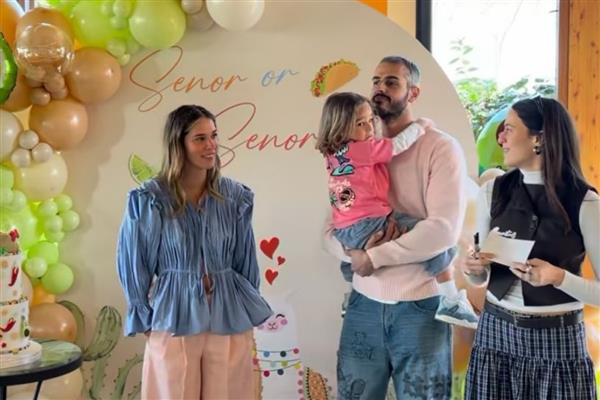 Sosyetik isim Dila Tarkan, ikinci bebeğinin cinsiyetini dikkat çeken bir parti ile öğrendi