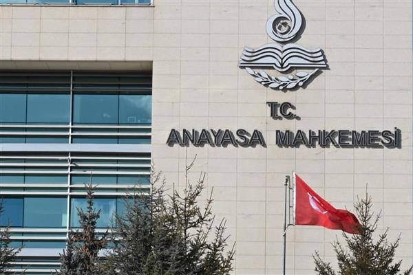 AYM, taşerondan kadroya geçen işçilerin tayin yasağını iptal etti