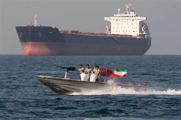 İran ordusu, İsrail ve ABD büyükelçilerini sınır dışı eden Arap veya Avrupa ülkelerinin Hürmüz Boğazı'ndan geçebileceğini açıkladı