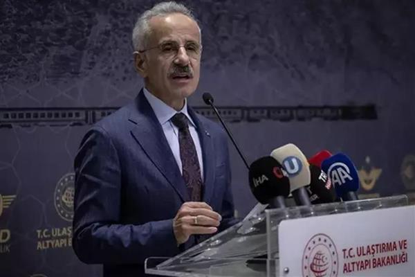 Ulaştırma ve Altyapı Bakanı Uraloğlu, Hürmüz Boğazı'nda 15 Türk sahipli gemi olduğunu açıkladı