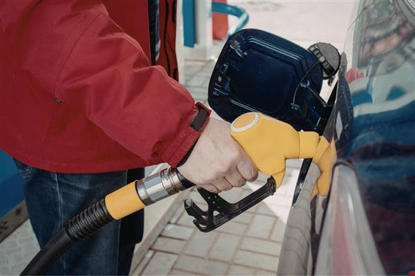 Petrol fiyatlarındaki gerilemeyle birlikte benzin ve motorine indirim geliyor