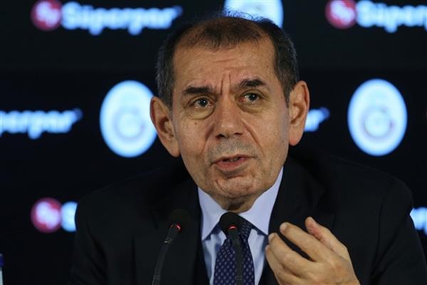Galatasaray Başkanı Dursun Özbek, Liverpool galibiyetinin ardından prim miktarını 3 milyondan 5 milyon euroya yükseltti