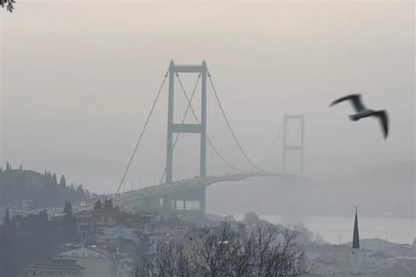 İstanbul Boğazı'nda gemi trafiği çift yönlü askıya alındı, vapur seferleri aksadı