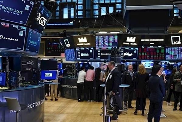 Orta Doğu'da devam eden gelişmelerle birlikte küresel piyasalarda toparlanma çabası devam ediyor