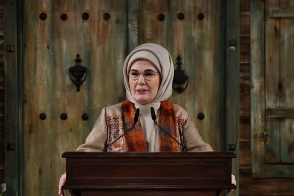 Emine Erdoğan, 18 Mart Şehitleri Anma Günü ve Çanakkale Deniz Zaferi'ni kutladı