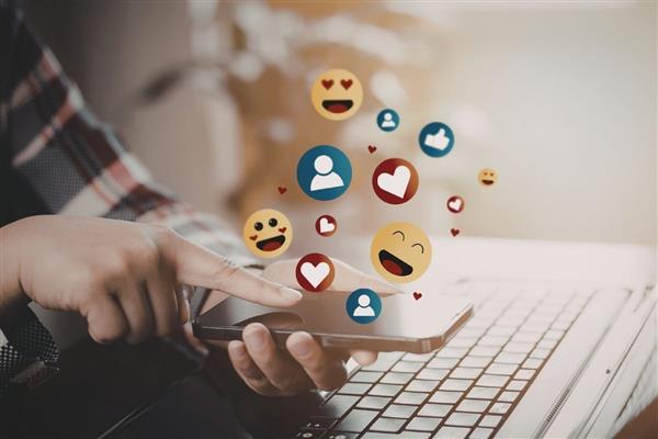 Bakan Uraloğlu, Türkiye'de çevrim içi medyada geçirilen haftalık sürenin 41 saati aştığını açıkladı