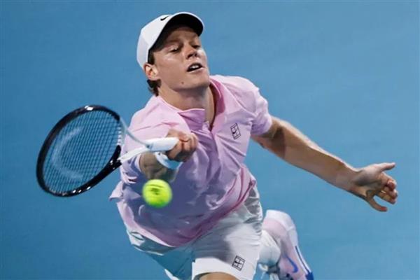 Sinner, sezonun ilk iki Masters turnuvasını kazanarak Roger Federer'den sonra bunu başaran ilk tenisçi oldu