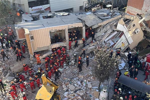 Gebze'de Bilim Kurulu raporu çıktı, dört kişiye mezar olan bina kusurlu, metro tünellerinde hasar yok
