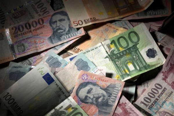 Orban'ın seçim yenilgisi piyasaları coşturdu, Macar forinti zirve yaptı