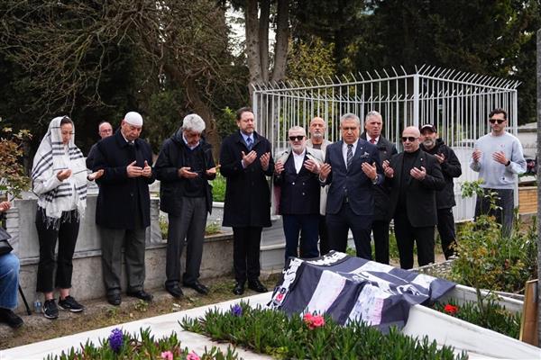 'Baba Hakkı' lakaplı Hakkı Yeten, vefatının 37. yıl dönümünde kabri başında anıldı
