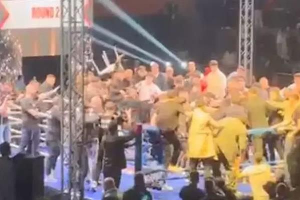 Trabzon'da boks maçı karıştı, maç ringte toplu kavgayla bitti
