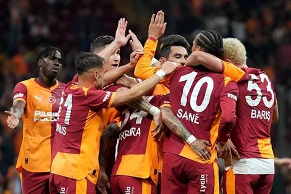 Galatasaray'da Osimhen'in '5 5 5' tezahüratıyla prim 5 milyon euroya çıktı