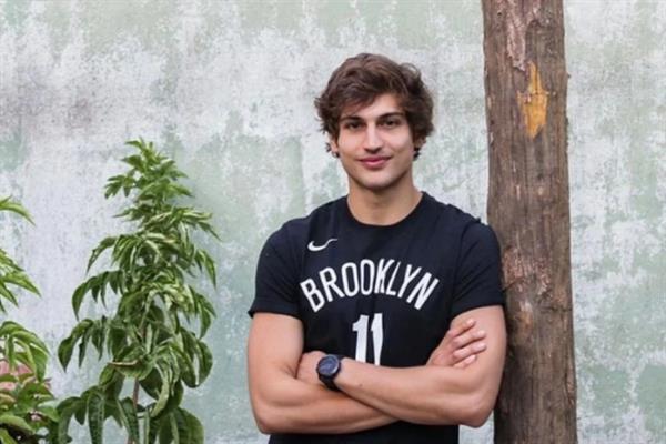 Oyuncu Oktay Çubuk'un Lizbon tatilinde kalbi durdu, hayata döndürüldü