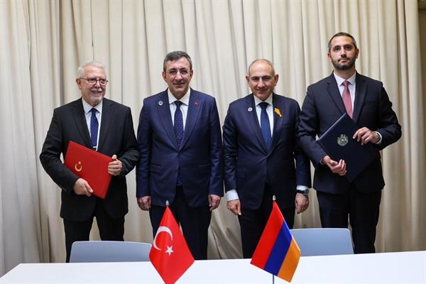Türkiye ve Ermenistan Ani Köprüsü'nün restorasyonu için mutabakat zaptı imzaladı