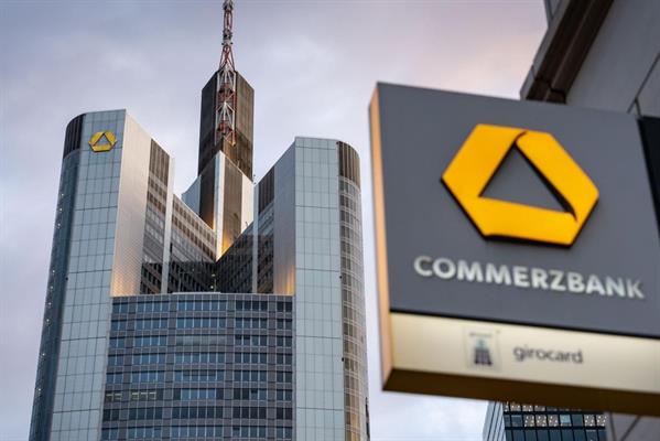 Yapay zeka Commerzbank'ta çalışan 3 bin çalışanı yerinden edecek