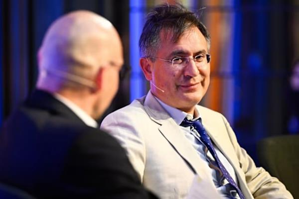 Christopher Hohn'un hedge fonu, yapay zekâ endişesiyle Microsoft'taki 8 milyar dolarlık hissesini azalttı