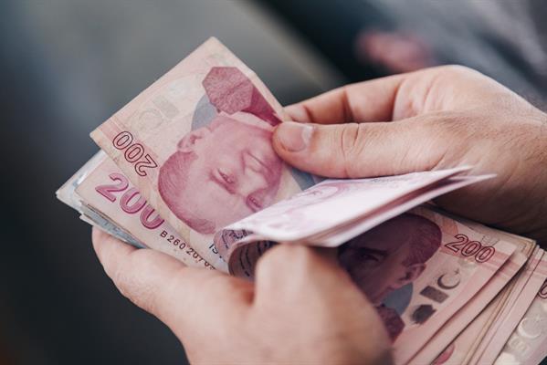 Kur korumalı Türk lirası mevduat ve katılma hesapları bakiyesinde düşüş sürüyor