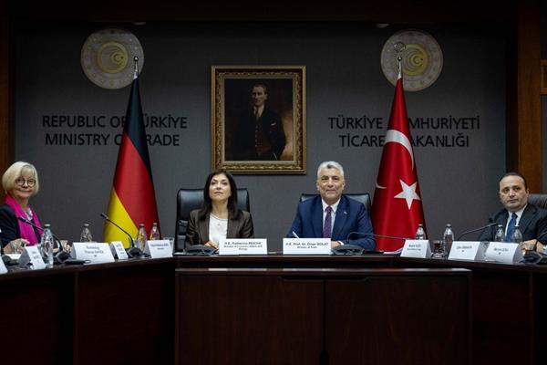 Ticaret Bakanı Bolat, Almanya'nın vize ret oranlarının yüzde 25'ten yüzde 14'e gerilediğini açıkladı
