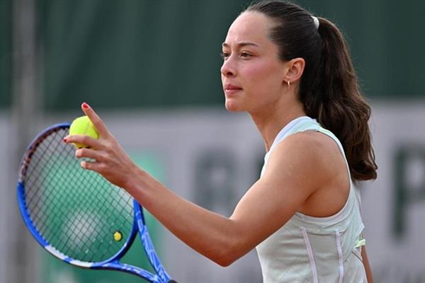 Zeynep Sönmez, Eastbourne Açık'ta adını çeyrek finale yazdırdı