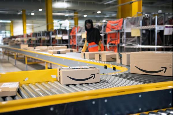 Amazon, Hindistan'da yapay zeka ve bulut altyapısına 13 milyar dolar yatırım yapacak