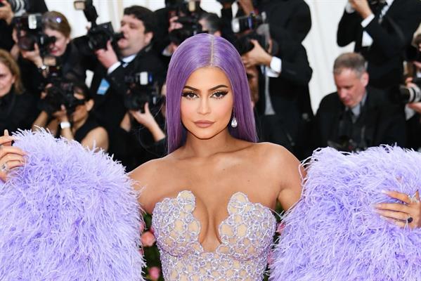 Eski şefinden Kylie Jenner'a dava, ağır çalışma koşulları düşük yapmama neden oldu
