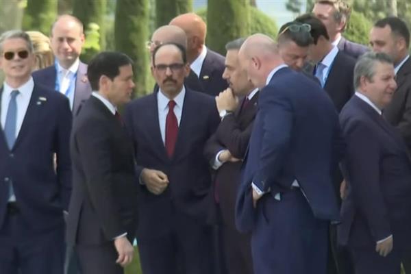 Beştepe'de Trump için düzenlenen karşılama töreni öncesinde ayaküstü ekonomi ve siyaset diplomasisi