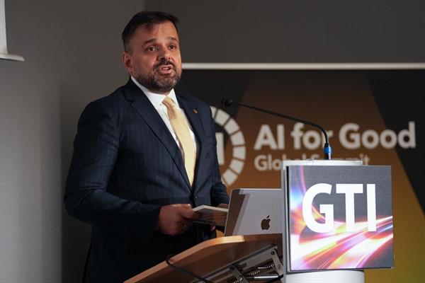 Turkcell Genel Müdürü Ali Taha Koç'tan 'Kurduğumuz her altyapıyı, milli geleceğimize atılmış stratejik imza olarak görüyoruz' açıklaması
