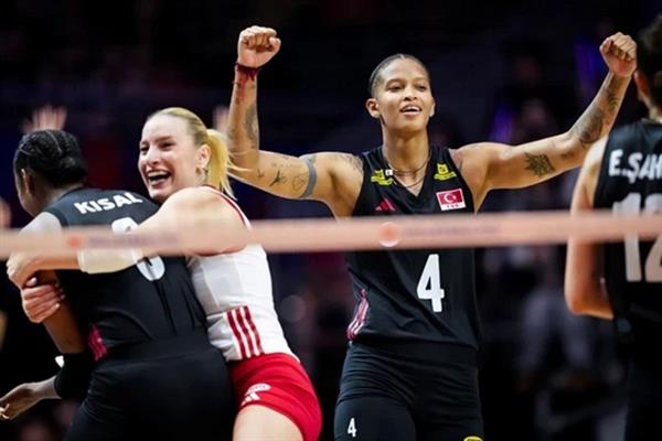 Filenin Sultanları Japonya'yı devirdi, üst üste 8'inci kez VNL finallerine yükseldi