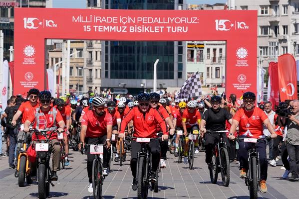 Milli irade için pedalladılar, 15 Temmuz Bisiklet Turu İstanbul'da düzenlendi