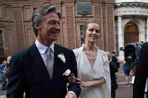 Eva Herzigova, 25 yıldır birlikte olduğu iş insanı Gregorio Marsiaj ile İtalya'da evlendi