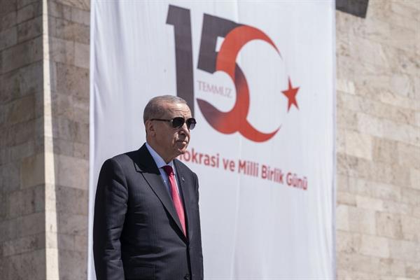 Cumhurbaşkanı Erdoğan'dan '10 yıl önce olduğu gibi bugün de biriz, beraberiz, tek yüreğiz' açıklaması