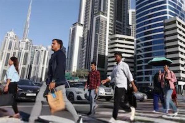 Körfez'de savaşın gölgesi istihdamı vurdu; iş ilanları yüzde 3 geriledi