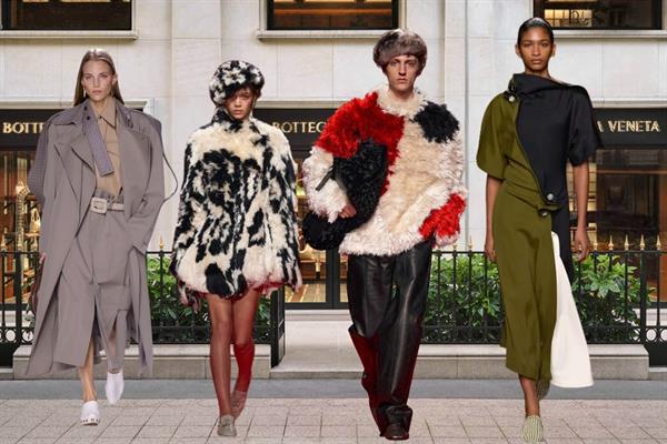 İtalyan lüks moda devi Bottega Veneta'nın yeni CEO'su parfüm sihirbazı Romain Spitzer oldu