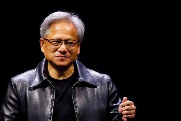 Nvidia CEO'su Jensen Huang'ın ceketi Sotheby's müzayedesinde yaklaşık 1 milyon dolara satıldı