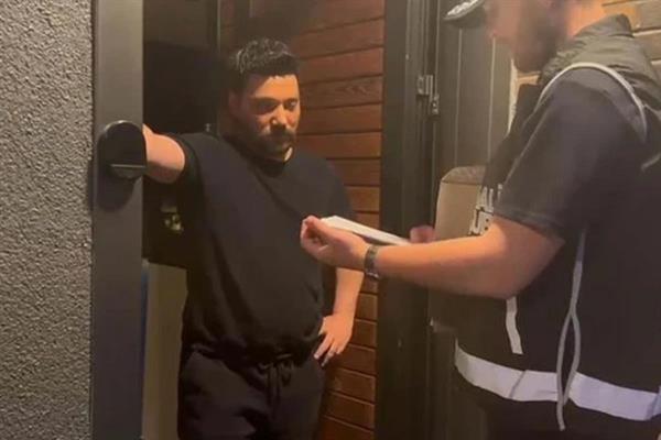 Ahbap Derneği'ne yönelik yürütülen soruşturma kapsamında gözaltına alınan Oğuzhan Uğur, tutuklama talebiyle mahkemeye sevk edildi