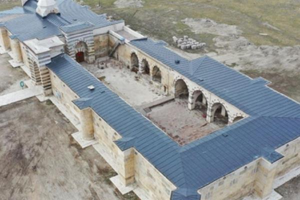 Türkiye'nin 791 yıllık dev hanı Zazadın Hanı butik otel oluyor