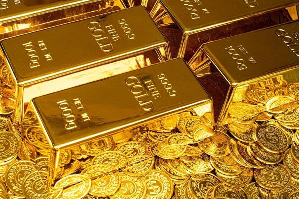 Merkez bankaları ekonomik ve jeopolitik risklere karşı altına yöneliyor