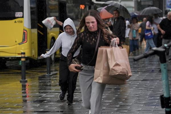 Ankara ve İstanbul dahil pek çok ilde sel zararı