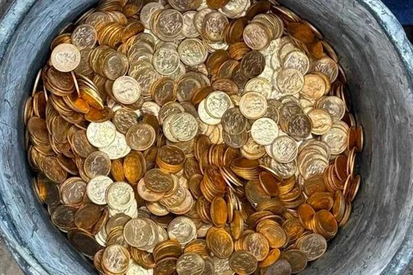 Belçika'da duvardan 500 milyon liralık altın döküldü