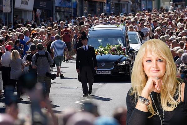 Portekiz'de ölen Rock'ın First Lady'si lakaplı İngiliz şarkıcı Bonnie Tyler'in cenazesini memleketinde binlerce hayranı karşıladı