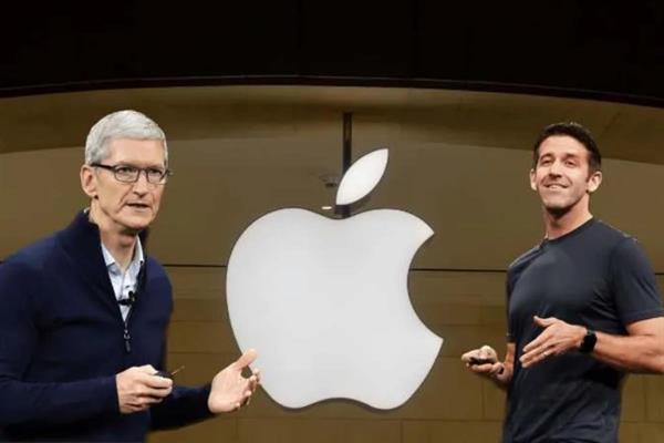 Apple'da Ternus'a 58 milyon, Cook'a 47 milyon dolarlık paket