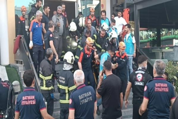 Batman'da Hazine ve Maliye Bakanı Mehmet Şimşek'in yeğeninin de aralarında olduğu 3 kişinin hayatını kaybettiği tesisin 2 işletme yetkilisi tutuklandı
