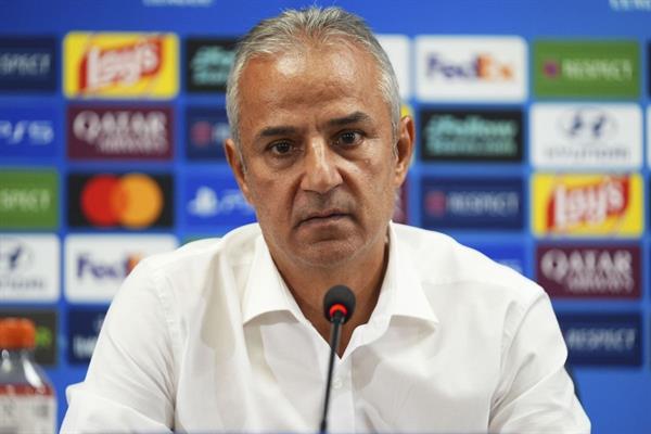 İsmail Kartal bir daha geri dönmemek üzere Fenerbahçe teknik direktörlüğünden istifa etti