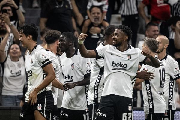 Beşiktaş, Erzurumspor'u farklı mağlup etti, maç fazlasıyla liderliğe yükseldi