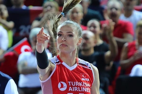 Eda Erdem'den tarihi başarı, Avrupa Şampiyonası'nda 10 kez forma giyen iki oyuncudan biri oldu