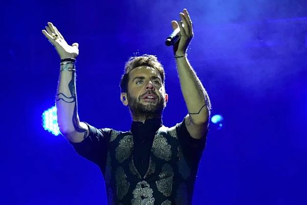 Yunan şarkıcı Mazonakis'in ölümünde doktorların yapay zekaya 'hastayı nasıl hayata döndürebileceklerini' sorduğu iddiası