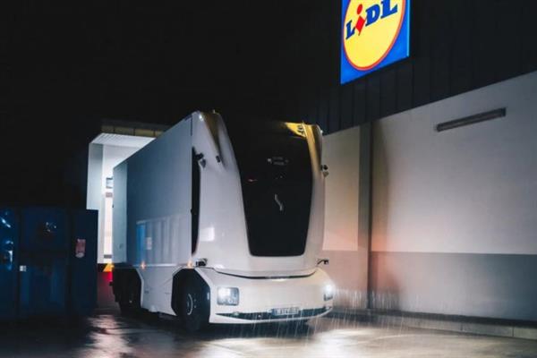 Almanya'da sürücüsüz ve kabinsiz TIR Lidl marketlerine gerçek operasyonla teslimat yapmaya başladı