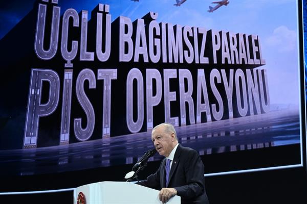 Cumhurbaşkanı Erdoğan'ın katılımıyla İstanbul Havalimanı'nda 4'üncü pist açıldı, ilk uçuş ise İstanbul-Helsinki seferi ile yapıldı